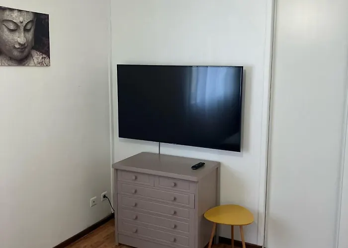 28 Rue Louis Bleriot 72700 Alonnes Nyaraló